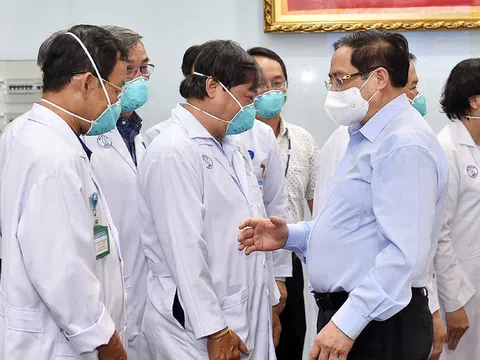 Lãnh đạo, chỉ đạo phải tập trung, thống nhất, chuyên sâu ở tầm quốc gia, hết sức tránh quan liêu, “xa dân”